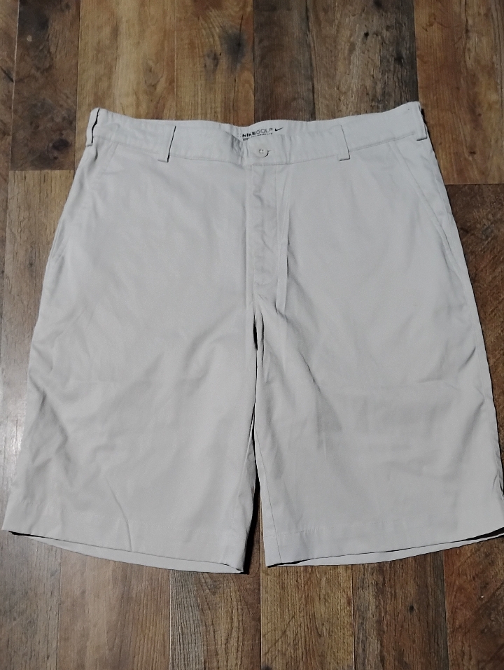 Nike Golf Light Beige Dri Fit Flat Front Shorts Men's Size: 32